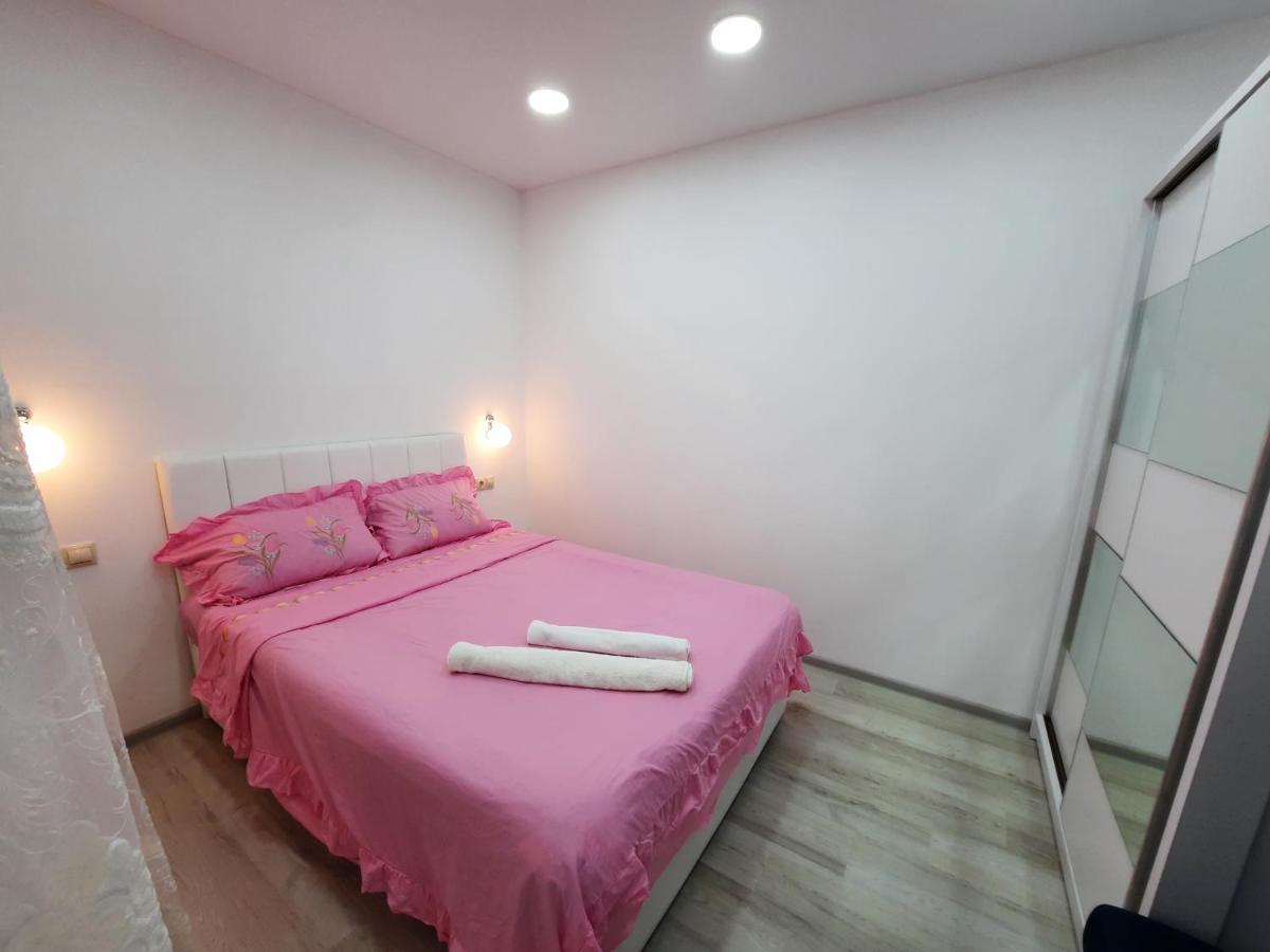 Apartment Desi With Sea View On The Beach In באטומי מראה חיצוני תמונה